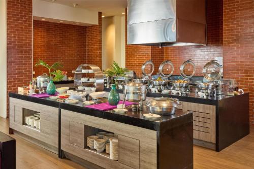 Eldhús eða eldhúskrókur á Park Inn by Radisson Davao