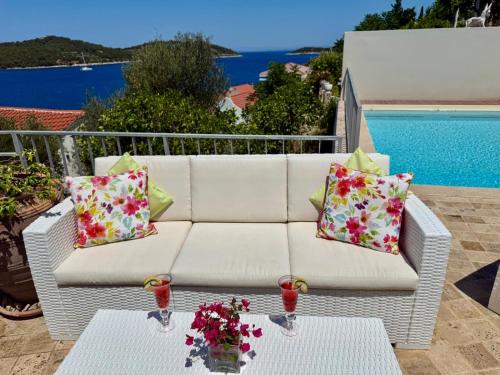 JASMINE VILLA luxury house with private pool, spacious terraces and spectacular sea views