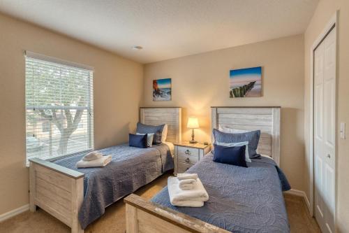 Postel nebo postele na pokoji v ubytování 2711 - Jungle Book Bungalow - DO NOT DO