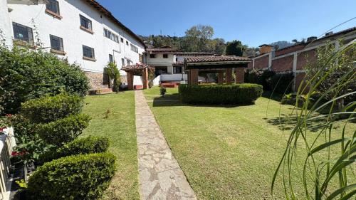Zahrada ubytování Hotel Calli Yoloiztac, Valle de bravo