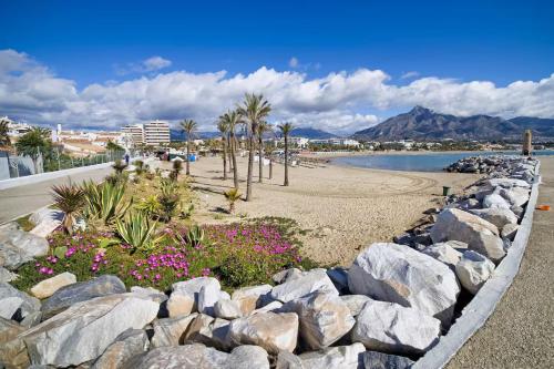 Luxurious penthouse - private jacuzzi, sea views and big terras