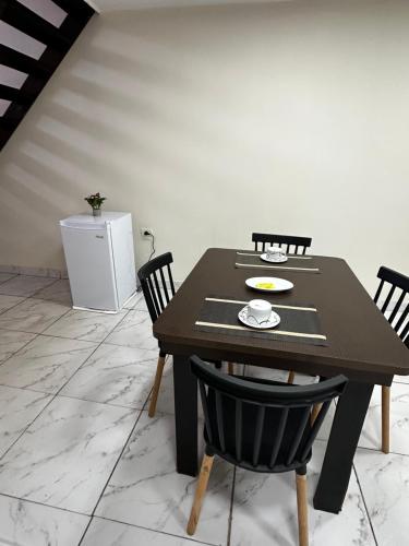 Imagen de la galería de Hollywood Alojamiento, Apt 3, en Ciudad del Este