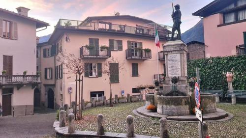 Κήπος έξω από το Sandra House Berbenno