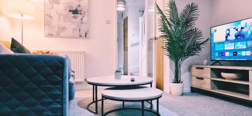 Et tv og/eller underholdning på Modern 2-bed , Bradley Stoke, NR Parkway Station, Free Parking