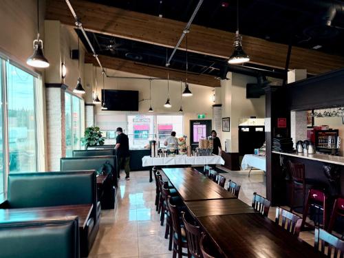 Restaurace v ubytování Velora Hinton, an Ascend Collection Hotel