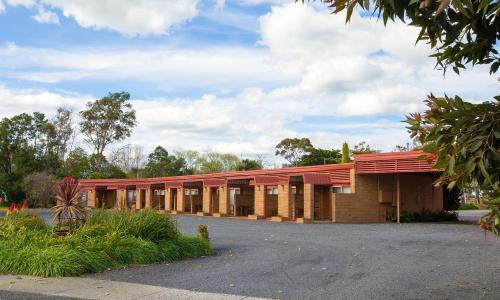 El edificio en el que está el motel