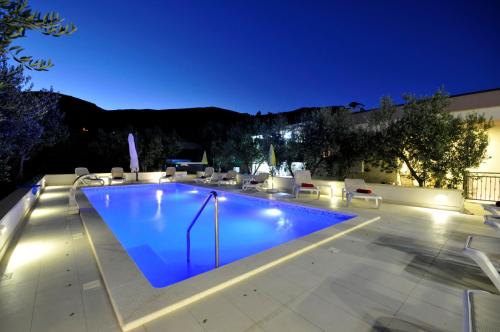 Villa Rimac In Kastel Stafilic Mit Garten, Grill