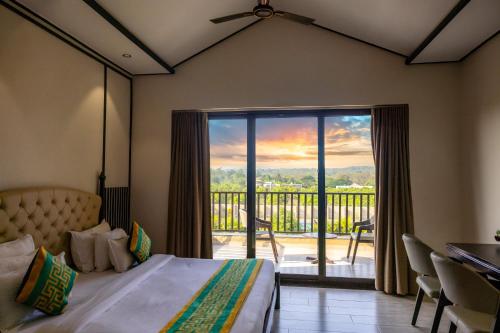 Postel nebo postele na pokoji v ubytování THE PREMIER GIR RESORT