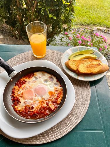 Еда / где поесть недалеко от варианта проживания в семье