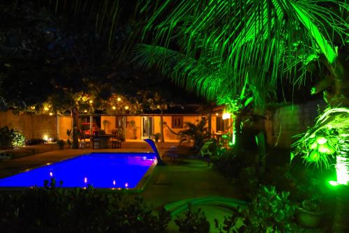 Bazén v ubytování Casa com Piscina Privativa - Perto da Lagoa do Paraíso nebo v jeho okolí