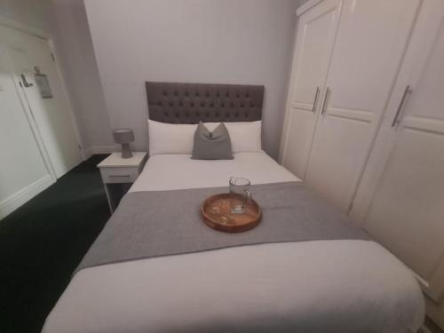 Un ou plusieurs lits dans un hébergement de l'établissement Hotel 52