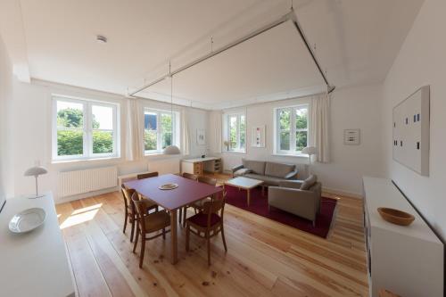 Χώρος καθιστικού στο Ferienwohnung Künstlerhaus In Niebüll