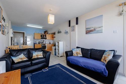 Χώρος καθιστικού στο Kapparis Beach Escape