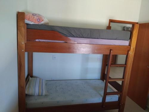 Een stapelbed of stapelbedden in een kamer bij Chácara Nonna Rosa 