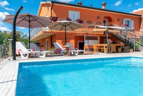 Haus Orange Familienfreundliche Lage Mit Pool
