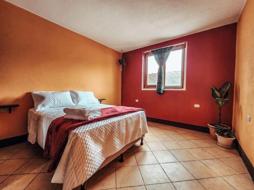 Ένα ή περισσότερα κρεβάτια σε δωμάτιο στο Bring Beer, bring drama