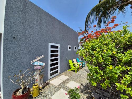 Κήπος έξω από το Safir Suite