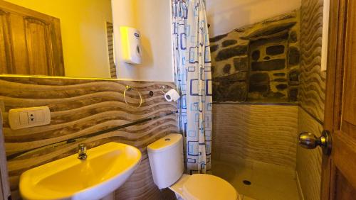 Koupelna v ubytování Hotel Peru Ollantay