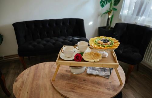 Φαγητό σε αυτό το διαμέρισμα ή κάπου εκεί κοντά