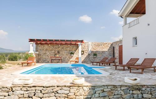 Bazén v ubytování Villa Ivy Mit Perfekter Privatsphäre, Pool, Sauna nebo v jeho okolí