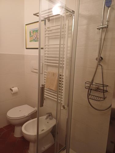 Koupelna v ubytování ACCANTO A MAILA - Appartamento caratteristico Toscano a soli 25 minuti da Firenze