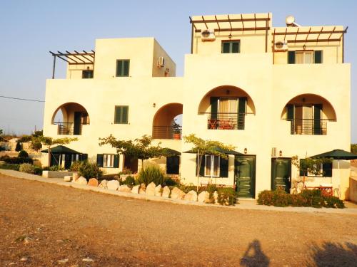 Gallery image of Giannikas Apartments in Livadi