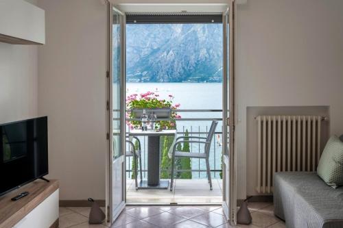 Billede fra billedgalleriet på Riva Apt Vista Lago Finestra sul Lago i Malcesine