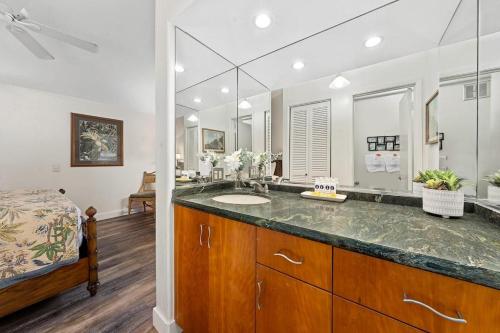 Φωτογραφία από το άλμπουμ του Kahana Sunset C1 · KSun C1 Gorgeous Ocean Views Family Vacation σε Kahana