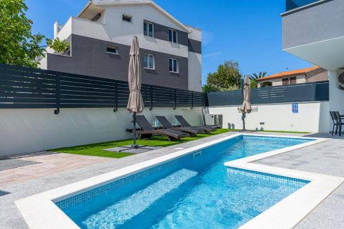 Apartment Rose Mit Privatem Pool