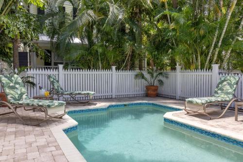 Bazén v ubytování Weatherstation Inn Circa 1911 nebo v jeho okolí