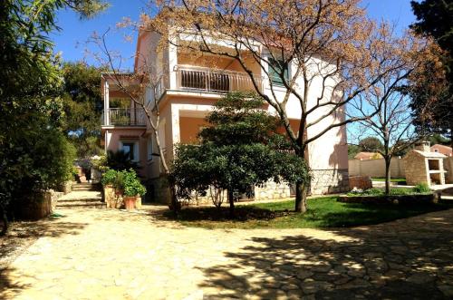 Großzügige Ferienwohnung Lolinka Bibinje