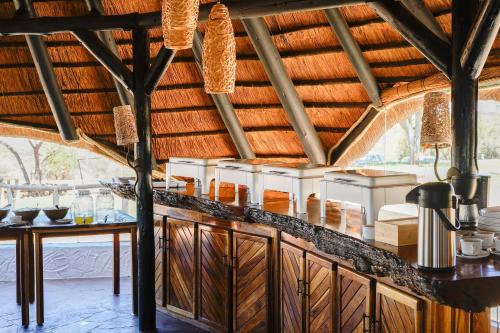 Restaurace v ubytování Amani Lodge Windhoek