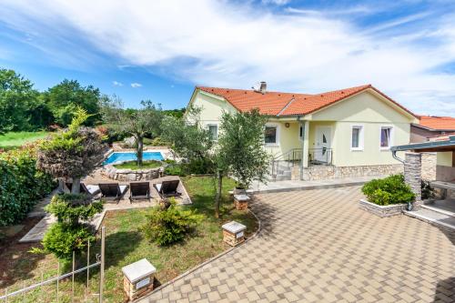 Bassein majutusasutuses Villa Sole, Ferienvilla Mit Eigenem Pool Bei Pula või selle lähedal