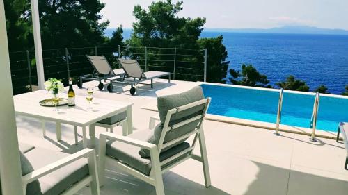 Seaside family friendly house with a swimming pool Brna - Vinacac - Korcula - 24996