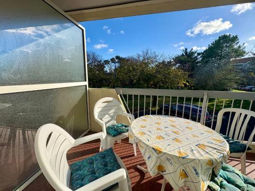 Bel appartement à St Jean de Monts avec balcon et parking, proche plage et commerces - FR-1-323-585