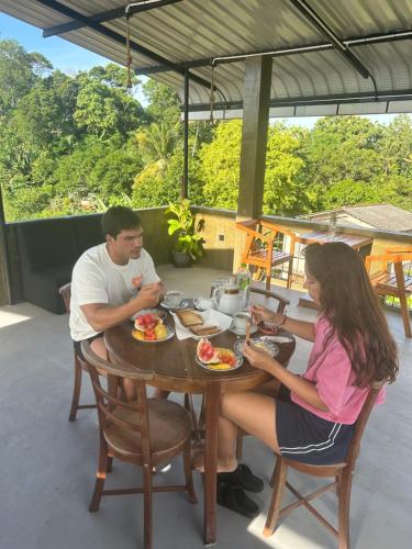 Φαγητό σε αυτό το δωμάτιο σε οικογενειακή κατοικία ή κάπου εκεί κοντά