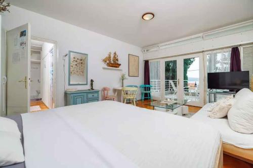 One-Bedroom Apartment in Dramalj X