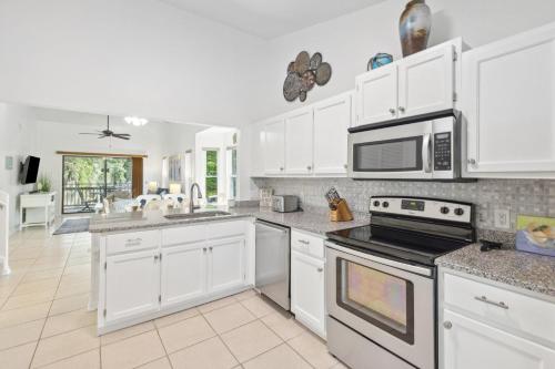 7102 Treetops Villa photo 3