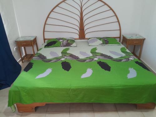 Postel nebo postele na pokoji v ubytování One bedroom apartment in the center with a pool