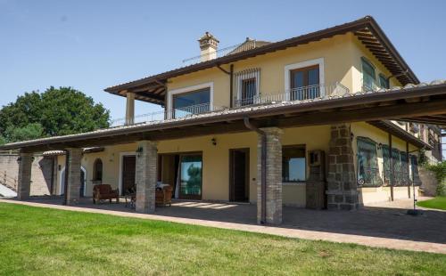 Afbeelding uit fotogalerij van Villa Nadia, with an exclusive swimming pool in Monterosi