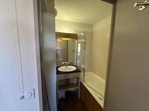 Appartement skis aux pieds avec balcon et WIFI pour 6 personnes à Plagne Soleil