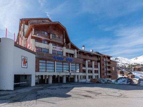 Appartement skis aux pieds avec balcon et WIFI pour 6 personnes à Plagne Soleil