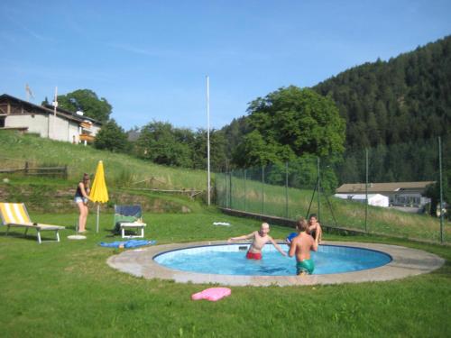 Bazén v ubytování Residence Wiesenheim nebo v jeho okolí