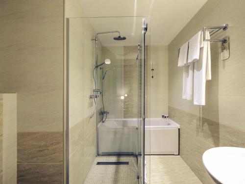 Vannituba majutusasutuses Mercure Tetovo