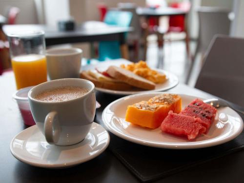 Jídlo v hotelu nebo okolí