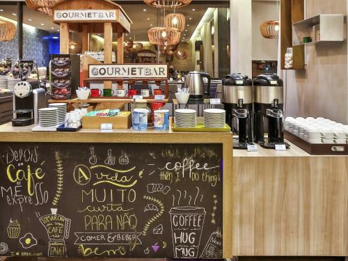 Příslušenství pro přípravu čaje a kávy v ubytování Novotel Sorocaba