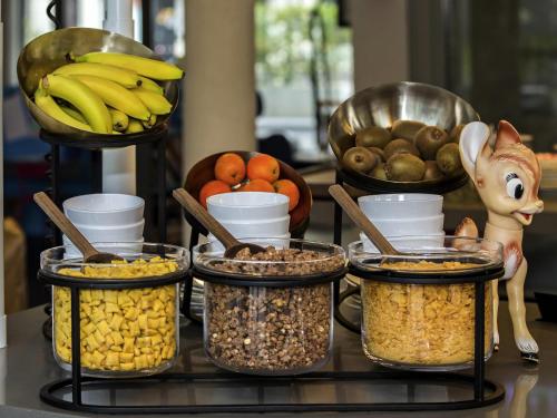 Comida en o cerca de este hotel