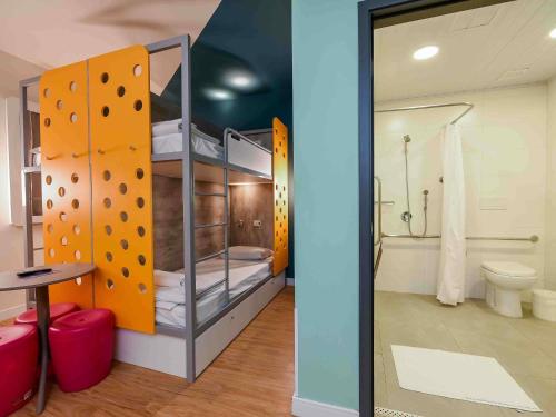 Ένα μπάνιο στο ibis budget Santos Gonzaga