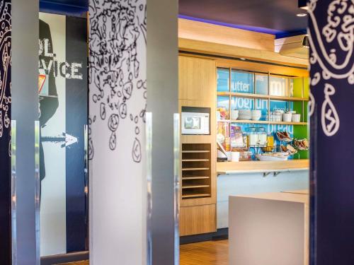 Kuchyň nebo kuchyňský kout v ubytování ibis Budget Brisbane Airport