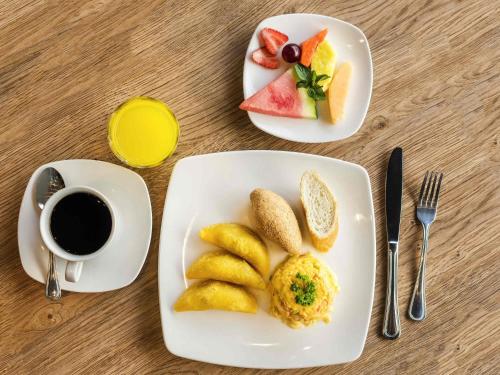 Jídlo v hotelu nebo okolí